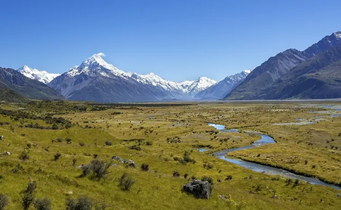 Framed Print : View of Mount Cook and snow covered mountains with Tasman River