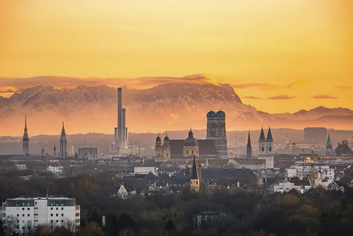 Framed Print : View over Munich with Church of Our Lady Framed Print : View over Munich with Church of Our Lady