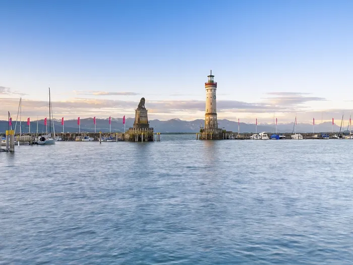 Framed Print : View of the new lighthouse and the Bavarian lion of Lindau Framed Print : View of the new lighthouse and the Bavarian lion of Lindau