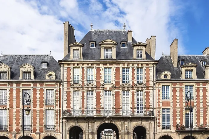 Framed Print : View of the Place des Vosges in Paris