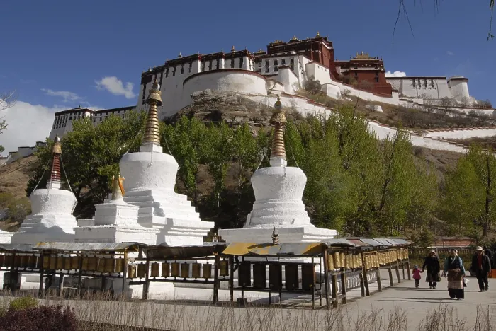 Framed Print : Back view of the Potala Palace
