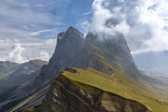 Framed Print : View from the Seceda to the Geisler peaks in the morning mist