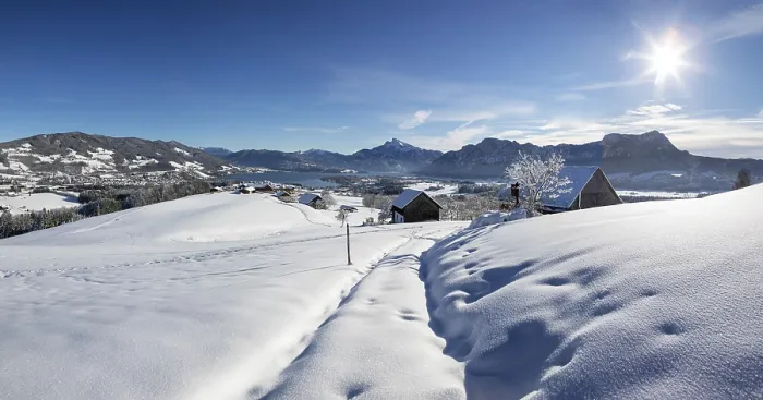 Framed Print : View of snow-covered Mondseeland with Schafberg and Drachenwand Framed Print : View of snow-covered Mondseeland with Schafberg and Drachenwand