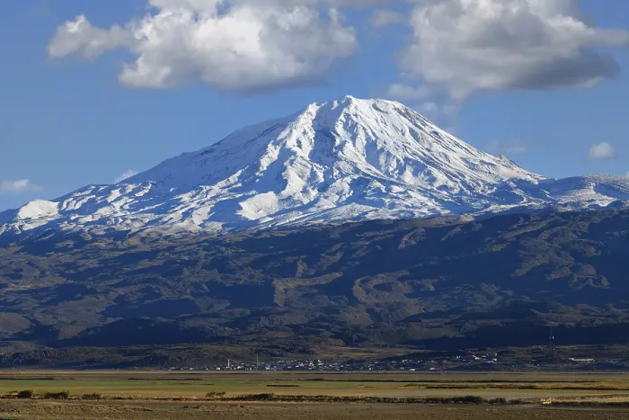 Framed Print : View over the snowcapped Mount Ararat