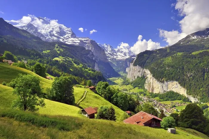 Framed Print : View from Wengen to Lauterbrunnen Valley and Bernese Alps with Mount Jungfrau Framed Print : View from Wengen to Lauterbrunnen Valley and Bernese Alps with Mount Jungfrau