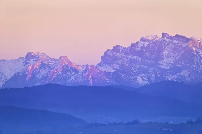 Framed Print : View of Zugerberg from Horben, behind it the snow-covered mountains Flubrig and Vrenelisgartli