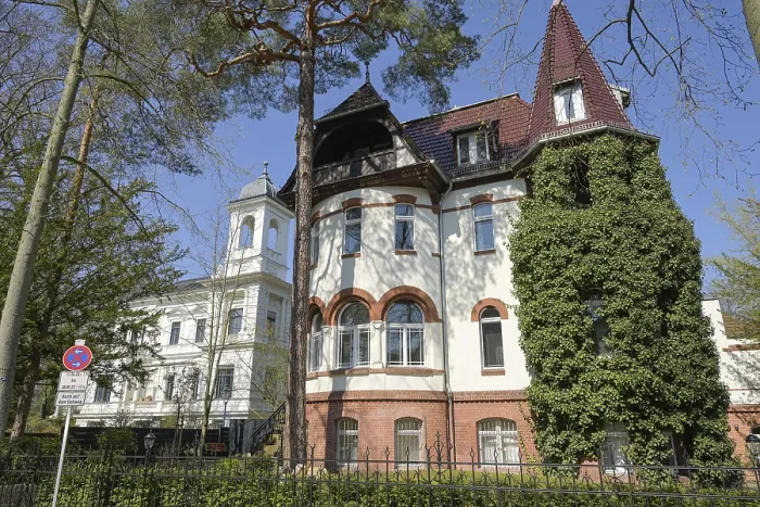 Framed Print : Villa, old building, Winkler StraBe Framed Print : Villa, old building, Winkler StraBe