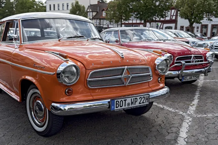 Framed Print : Vintage Borgward Isabella de Luxe Combi with white band tyres