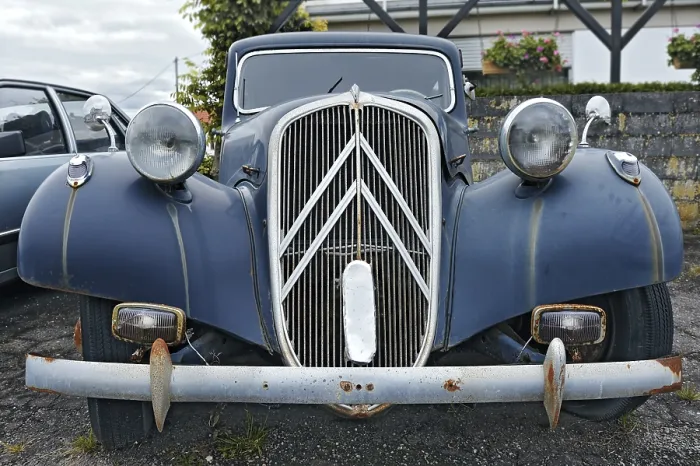 Framed Print : Vintage car, Citroen-Traction-Avant in Wochern