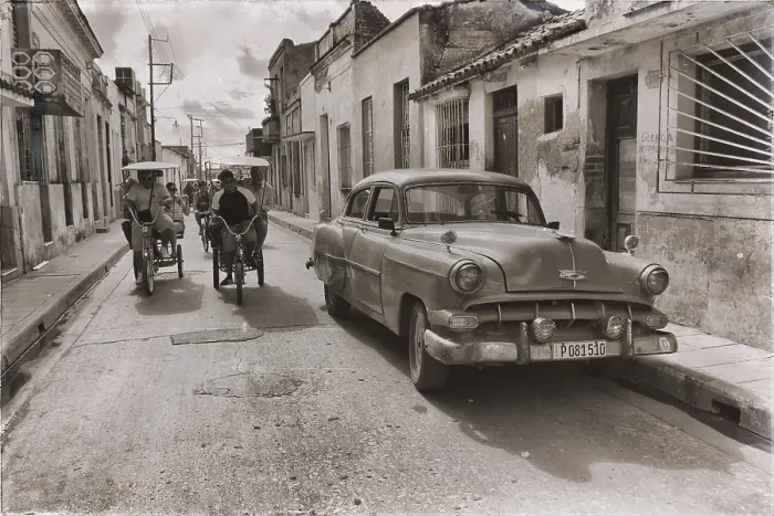 Framed Print : Vintage car Cuba