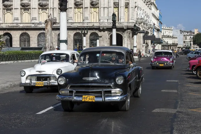 Framed Print : Vintage cars on the Prado, Havana