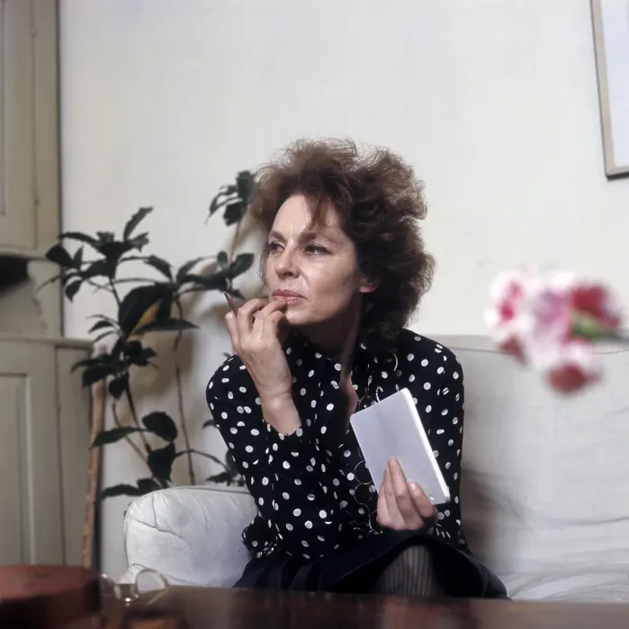 Framed Print : Viveca Lindfors. Swedish-American Actress. 1920-1995. Pictured in her New York apartment 1971 Framed Print : Viveca Lindfors. Swedish-American Actress. 1920-1995. Pictured in her New York apartment 1971