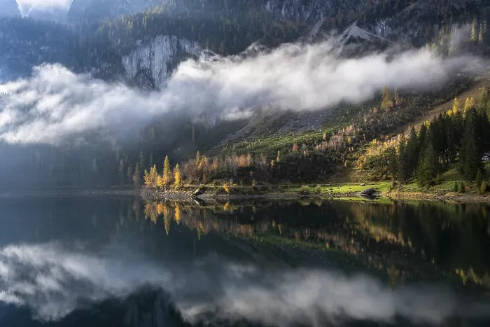 Framed Print : The Vordere Gosausee in autumn with a view of the Gosaukamm
