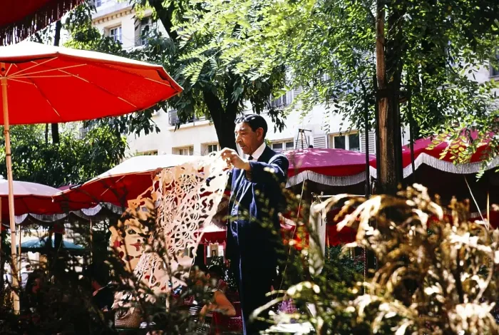 Framed Print : Waiter setting tables in a cafe in Montmartre, Paris, France 1970