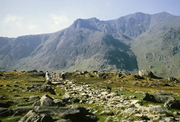 Framed Print : Walk to Llyn Y Cwn, Llyn Idwal Lake, Cwm Idwal, Glyderau Mountains, Snowdonia, North Wales, UK 1966