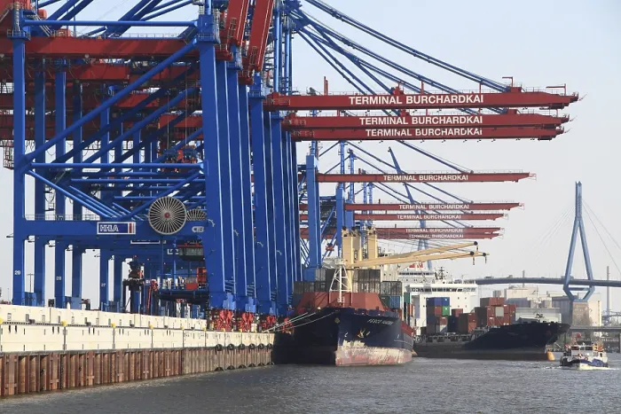 Framed Print : Waltershofer Hafen, HHLA Container Terminal Burchardkai