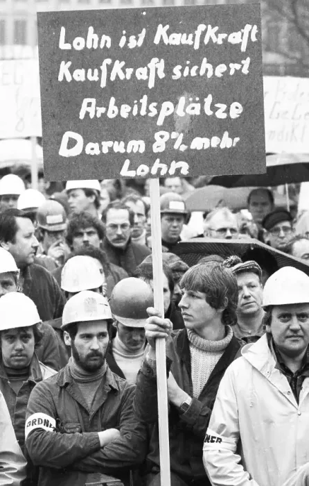 Framed Print : Warning strike and demonstration by IG Metall in the collective bargaining dispute on 9 Framed Print : Warning strike and demonstration by IG Metall in the collective bargaining dispute on 9