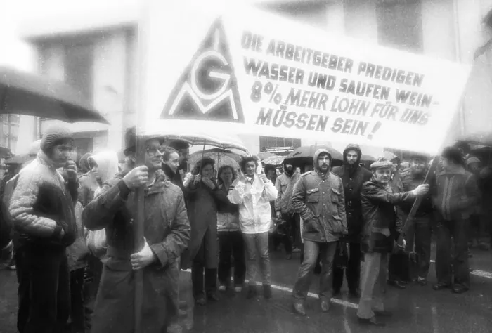 Framed Print : Warning strike and demonstration by IG Metall in the collective bargaining dispute on 9