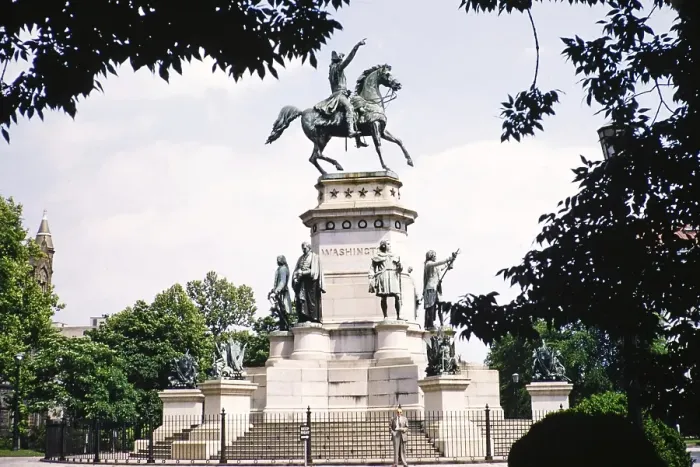 Framed Print : Washington Monument, neoclassical equestrian statue of George Washington from the 19th century, Richmond, Virginia, USA around 1953 Framed Print : Washington Monument, neoclassical equestrian statue of George Washington from the 19th century, Richmond, Virginia, USA around 1953
