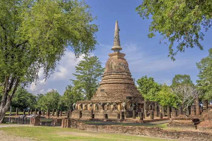 Framed Print : Wat Chang Lom in the Sukhothai Historical Park