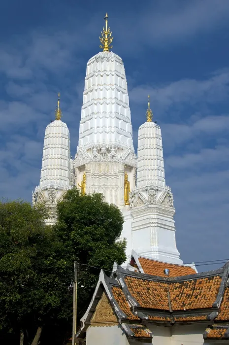 Framed Print : Wat Mahathat is a late Ayuthaya period Buddhist temple