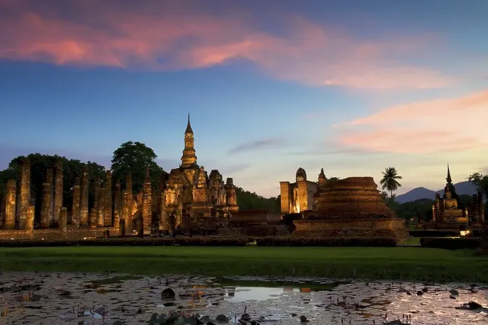 Framed Print : Wat Mahathat, Sukhothai Historical Park Framed Print : Wat Mahathat, Sukhothai Historical Park