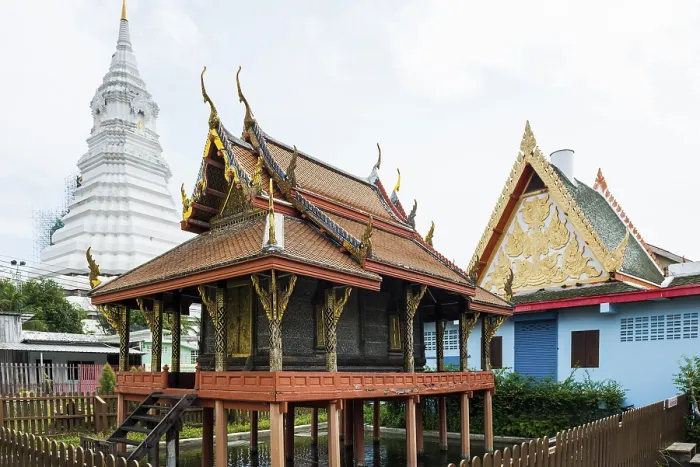 Framed Print : Wat Paknam Phasi Charoen, Thonburi