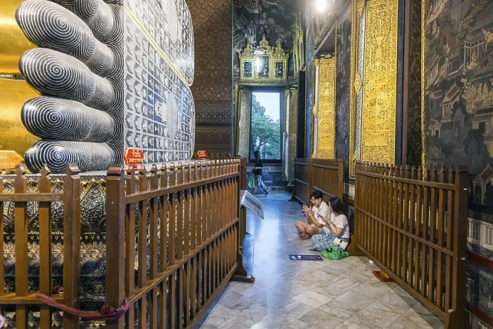 Framed Print : Wat Pho, temple of the reclining Buddha