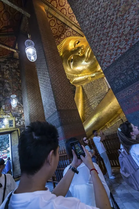 Framed Print : Wat Pho, temple of the reclining Buddha