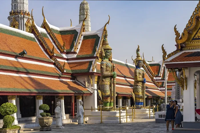 Framed Print : Wat Phra Kaeo, the king's Buddhist temple Framed Print : Wat Phra Kaeo, the king's Buddhist temple