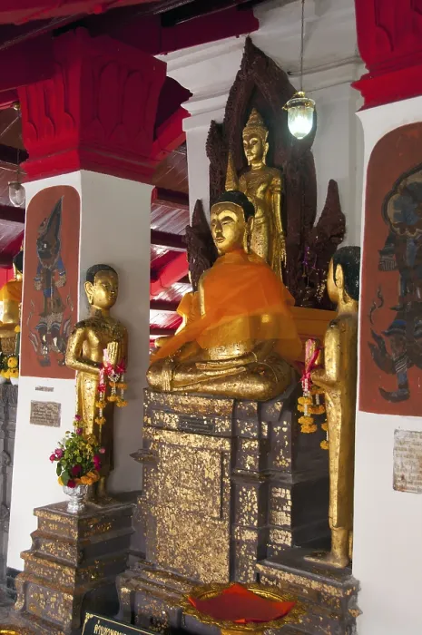 Framed Print : Wat Phra Mahathat Woramahawihan
