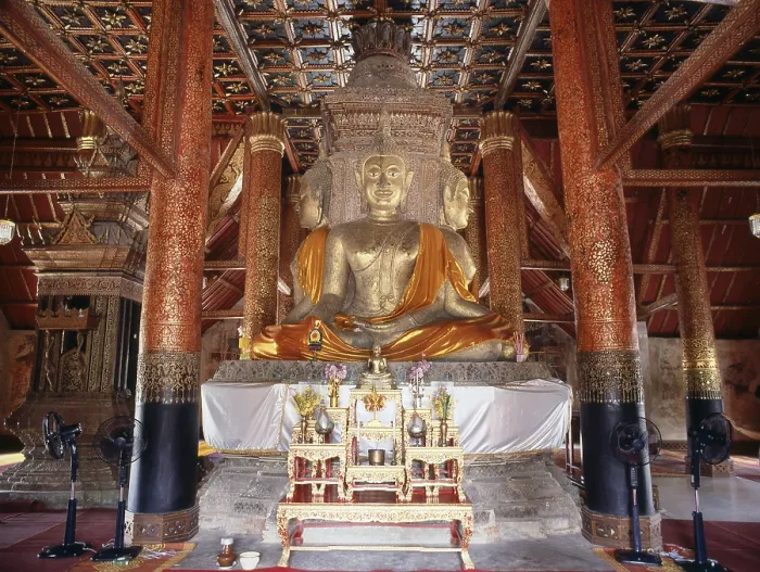 Framed Print : Wat Phumin was constructed in 1596 and is famous for its cruciform ubosoth Framed Print : Wat Phumin was constructed in 1596 and is famous for its cruciform ubosoth