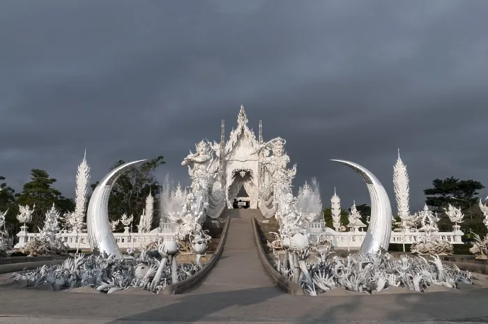 Framed Print : Wat Rong Khun temple or The White Wat