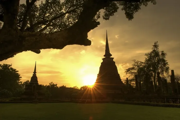 Framed Print : Wat Sa Si, sunset, Sukhothai Historical Park Framed Print : Wat Sa Si, sunset, Sukhothai Historical Park