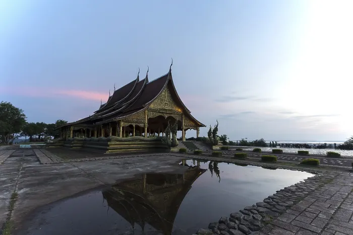 Framed Print : Wat Sirindhorn Wararam, Wat Phu Prao