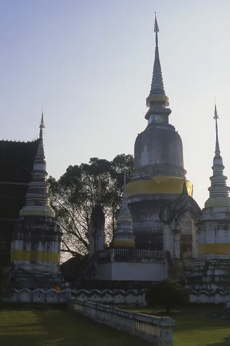 Framed Print : Wat Suan Dok (Thai: วัดสวนดอก)