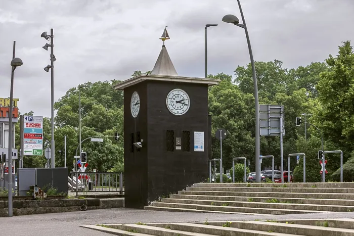 Framed Print : Water gauge at Neuss harbour - Neuss