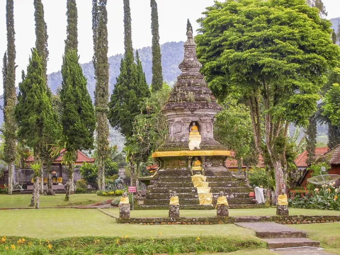 Framed Print : Water temple named Pura Ulun Danu Bratan at Bali Framed Print : Water temple named Pura Ulun Danu Bratan at Bali