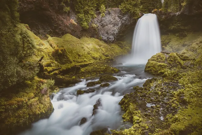 Framed Print : Waterfall, long-term exposure, Sahalie Falls Framed Print : Waterfall, long-term exposure, Sahalie Falls