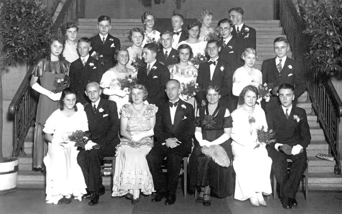 Framed Print : Ten wedding couples, historic photograph Framed Print : Ten wedding couples, historic photograph