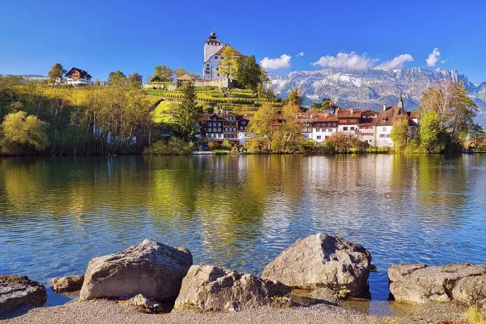 Framed Print : Werdenberg Castle with old town at Werdenbergersee lake Framed Print : Werdenberg Castle with old town at Werdenbergersee lake