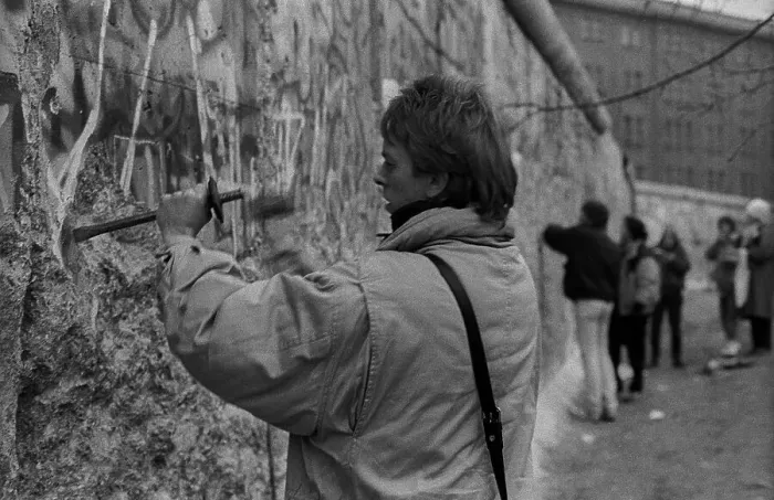 Framed Print : West Berlin, 01.01.1990, at the Wall at Potsdamer Platz Framed Print : West Berlin, 01.01.1990, at the Wall at Potsdamer Platz