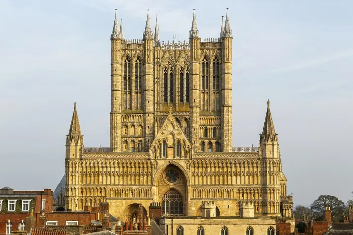 Framed Print : West frontage of Lincoln cathedral church viewed from castle walls