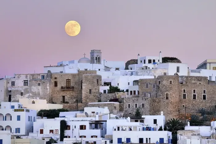 Framed Print : White houses, full moon in the pink evening sky over Naxos City with Castro Framed Print : White houses, full moon in the pink evening sky over Naxos City with Castro