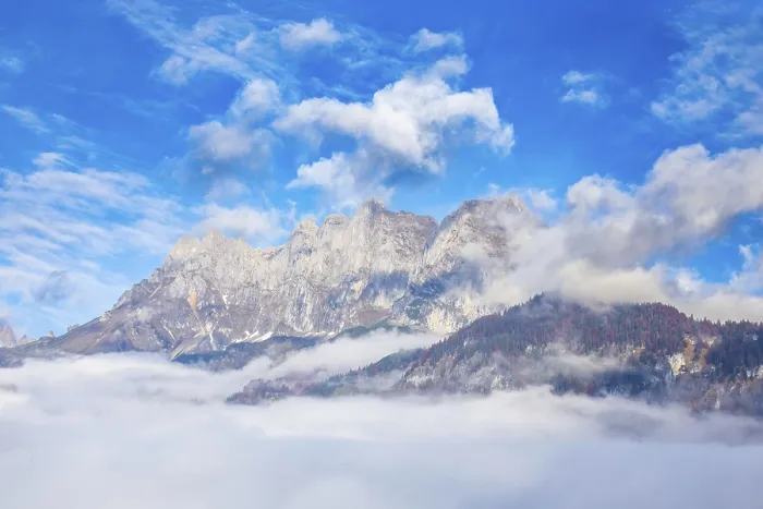 Framed Print : Wilder Kaiser (Tyrol) in autumn: clouds still linger in the valley