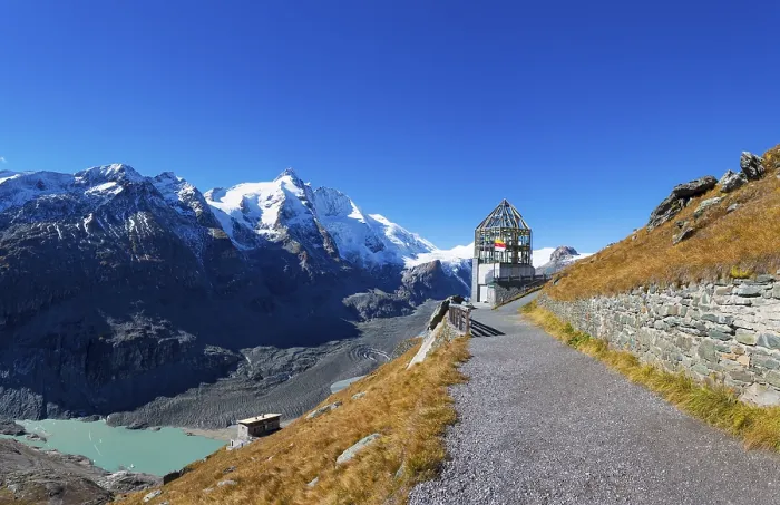 Framed Print : Wilhelm Swarovski Observatory in front of Grossglockner