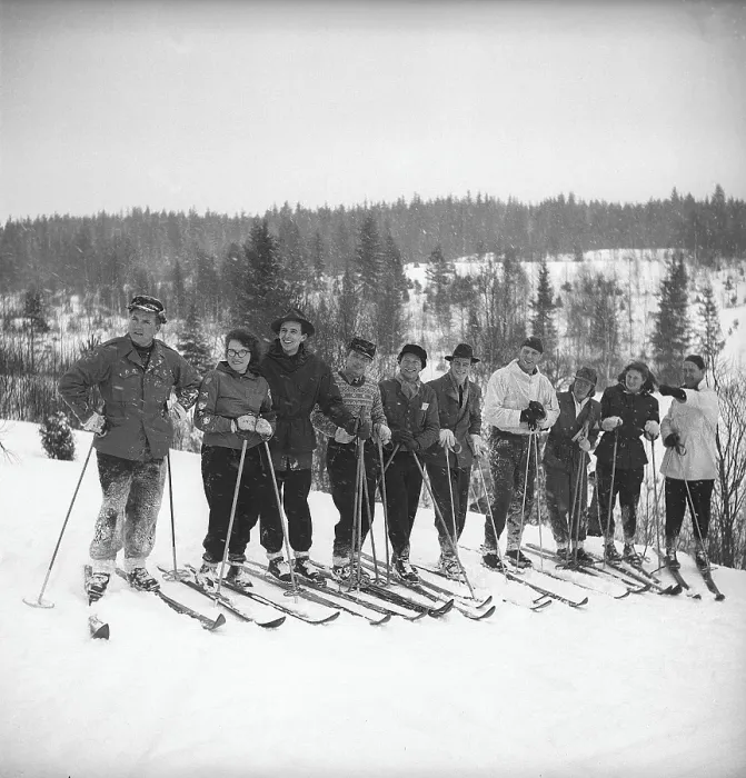 Framed Print : Winter in the 1940s. A group of people on skis dressed differently but in typical 1940s outdoor clothes Framed Print : Winter in the 1940s. A group of people on skis dressed differently but in typical 1940s outdoor clothes