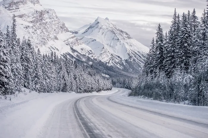 Framed Print : Winter road trip on the Icefields Parkway with lots of snow and ice
