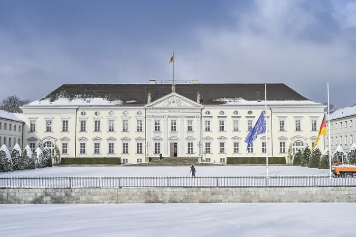 Framed Print : Winter, snow, Bellevue Palace, Tiergarten