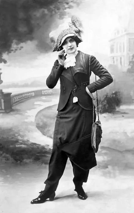 Framed Print : Woman posing in a fashionable culotte skirt